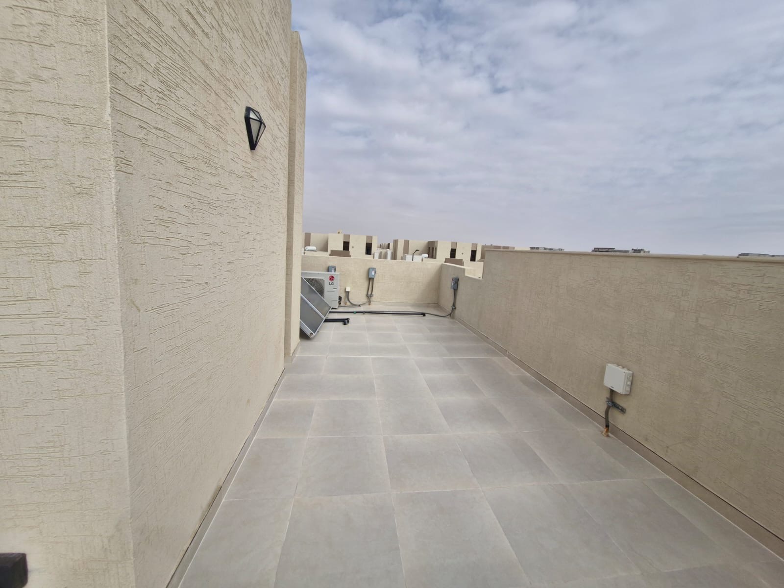 **Modern Luxury Villa for Rent in "Etual Roshan" Project – Signed by Elie Saab** 🏡✨  